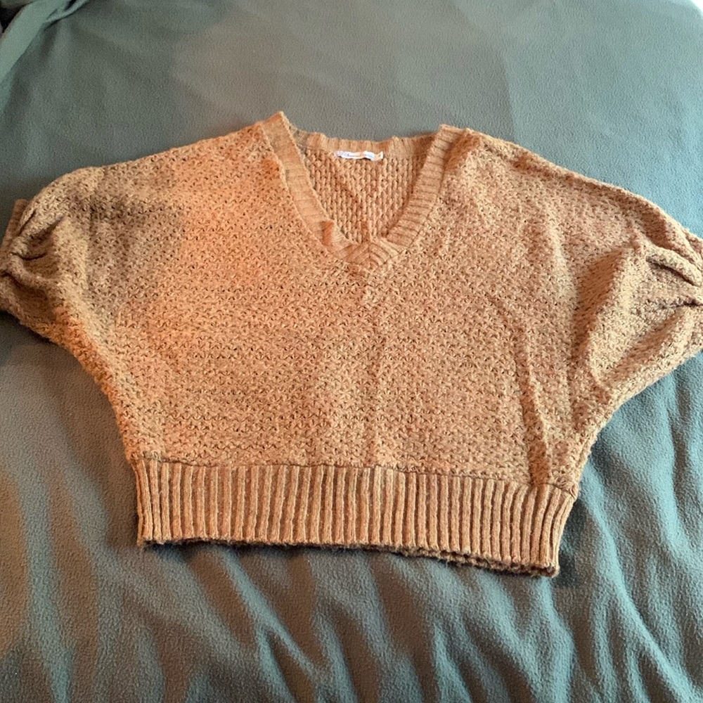 American Rag short sleeve, v-neck sweater. Open knit. Size medium
